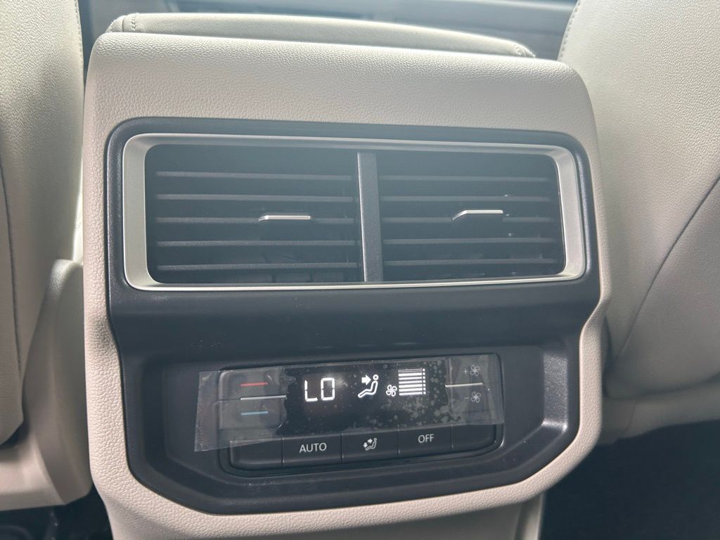 2026 Volkswagen Atlas SE Technology photo 37