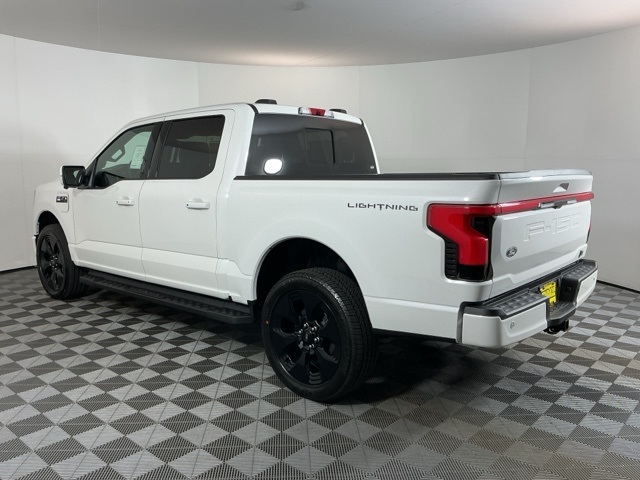 2025 Ford F-150 Lightning Platinum photo 4