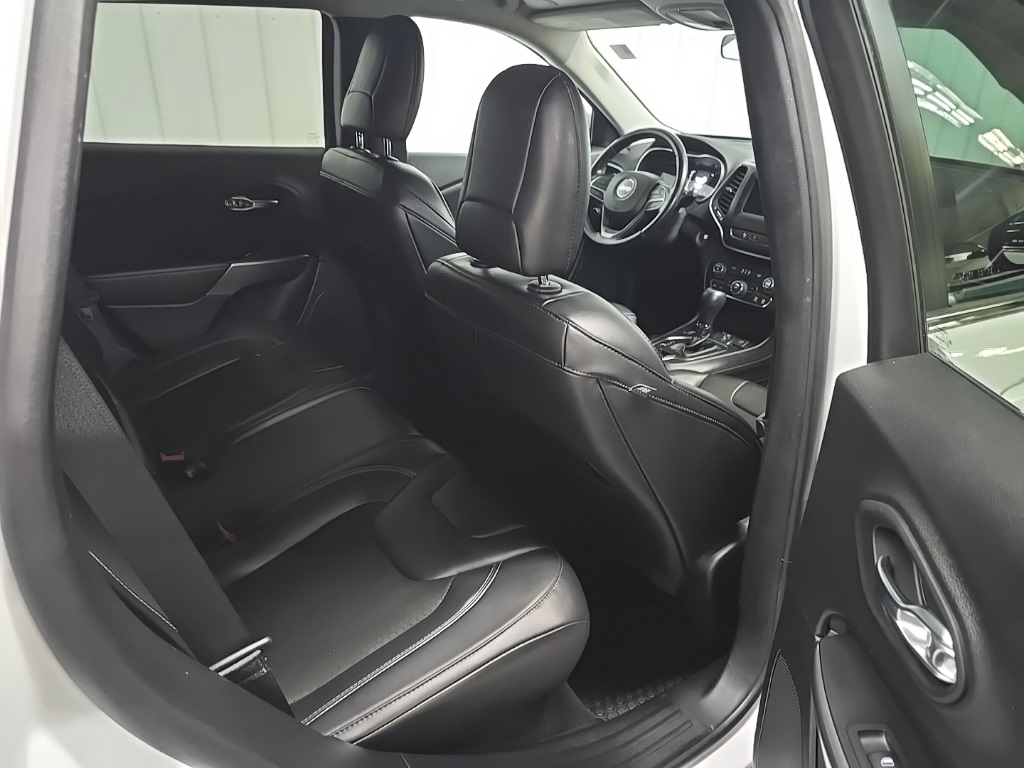 2020 Jeep Cherokee Latitude photo 16