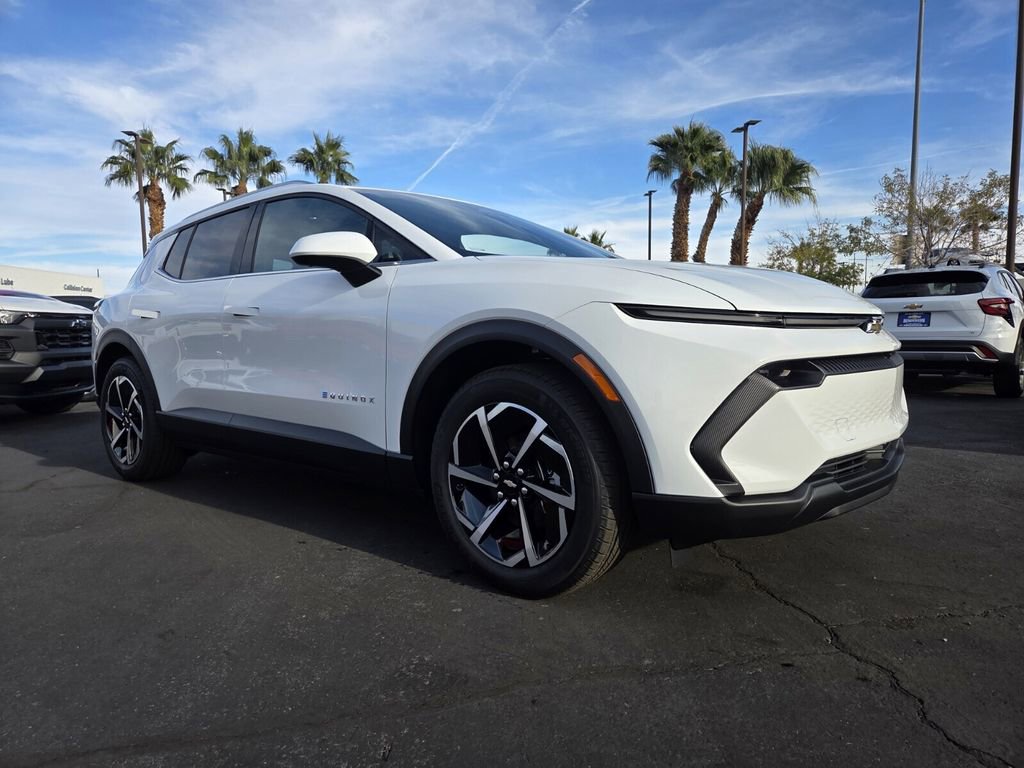 2026 Chevrolet Equinox EV 2LT's photo