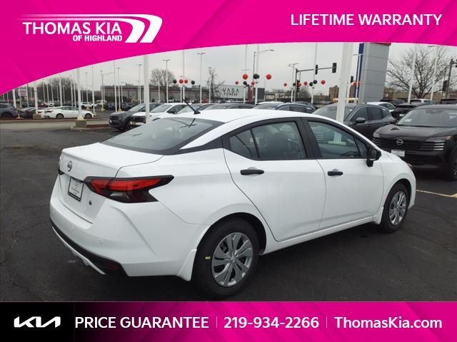 2025 Nissan Versa 1.6 S photo 3