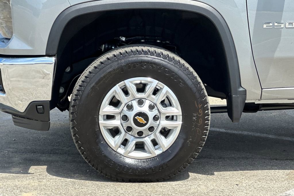 2025 Chevrolet Silverado 2500HD LT photo 30