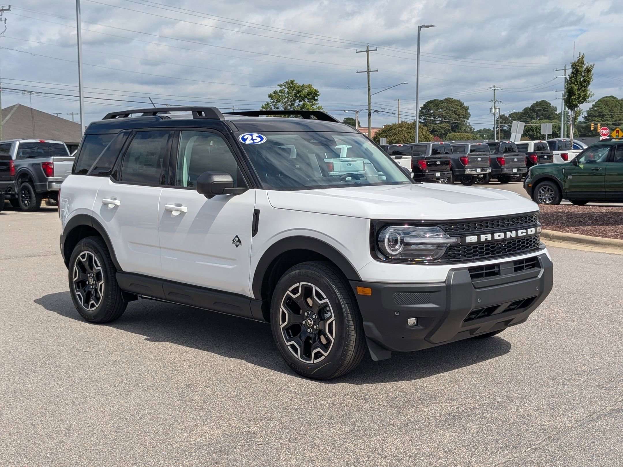 2025 Ford Bronco Sport Outer Banks photo 3