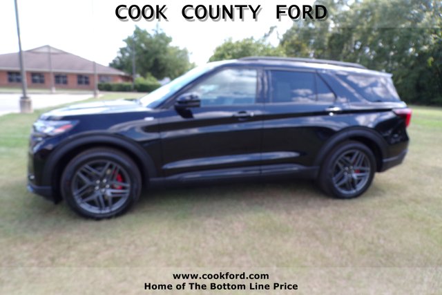 2025 Ford Explorer ST-Line photo 4