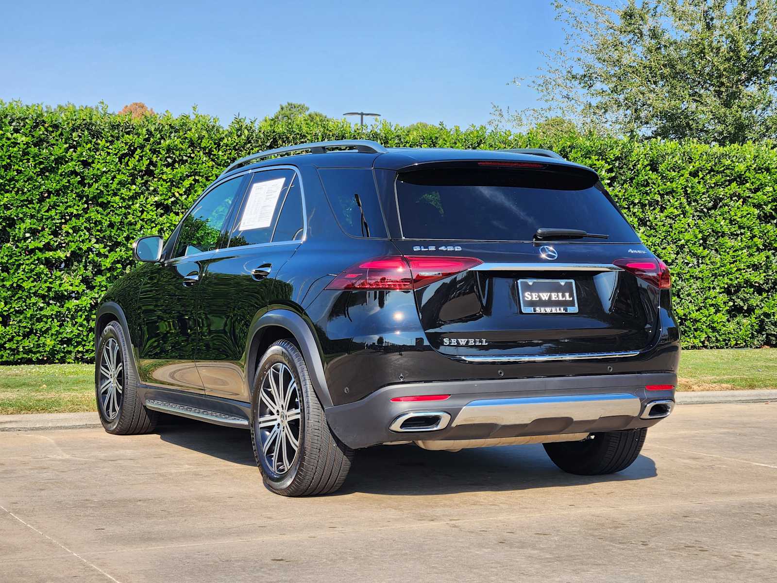 2025 Mercedes Benz GLE 450 4MATIC photo 4