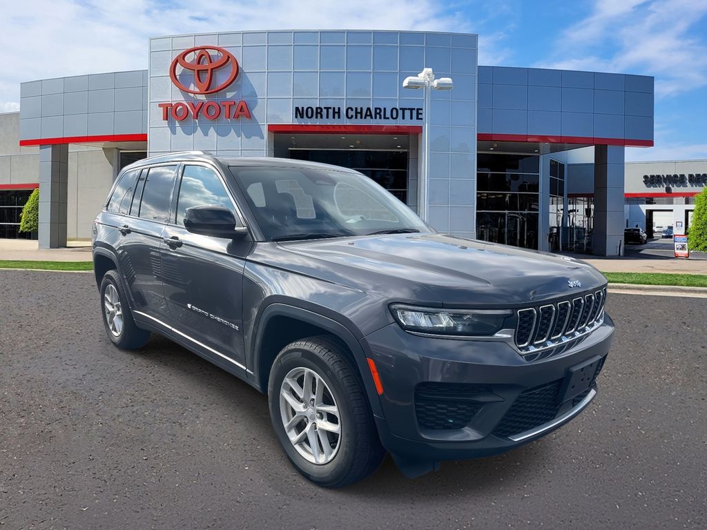 2023 Jeep Grand Cherokee Laredo's photo