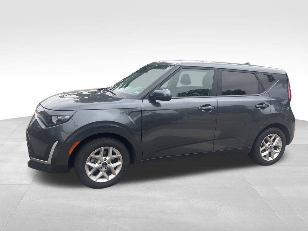 2023 Kia Soul LX photo 2