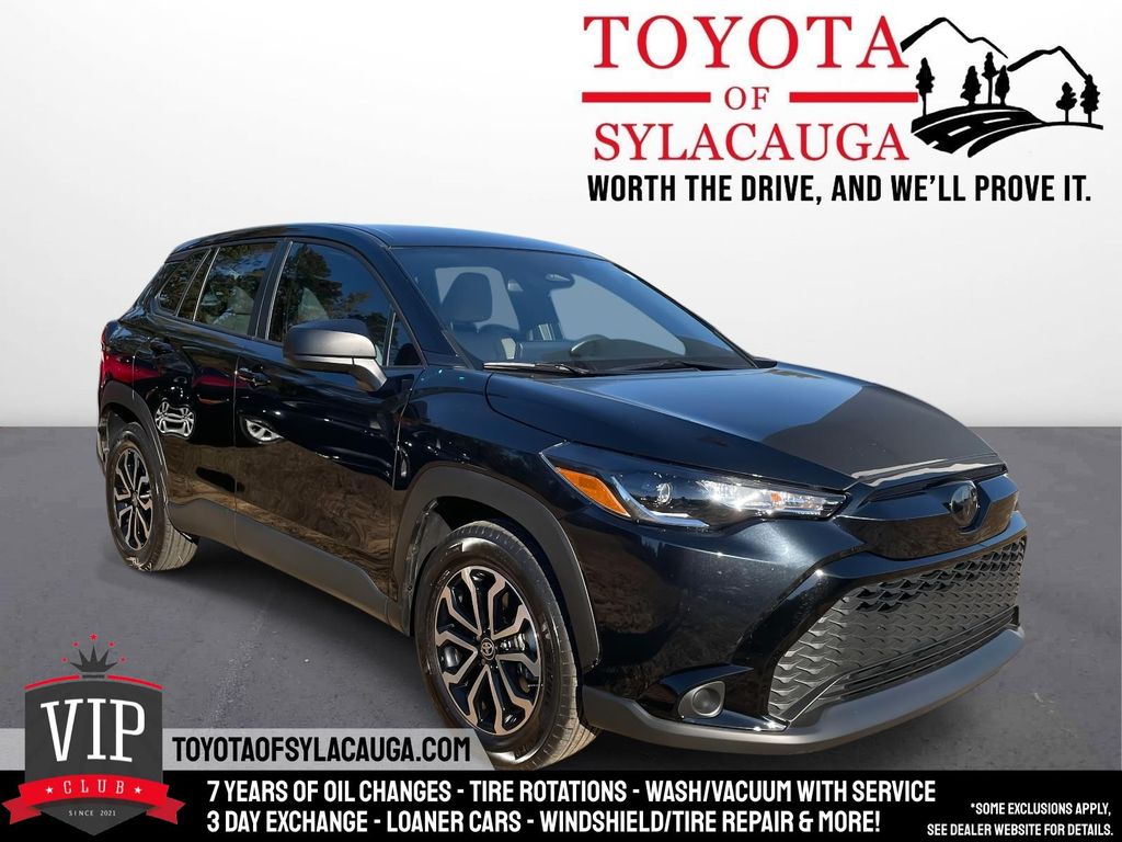 2025 Toyota Corolla Cross S's photo