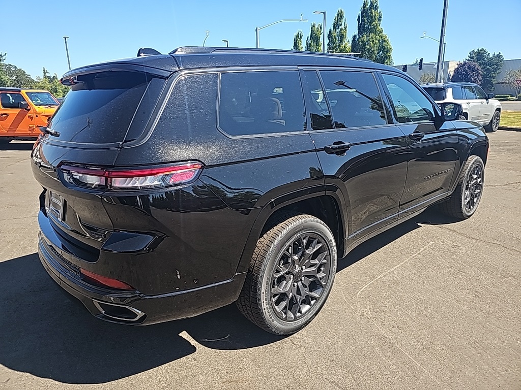 2025 Jeep Grand Cherokee L Summit Reserve photo 5