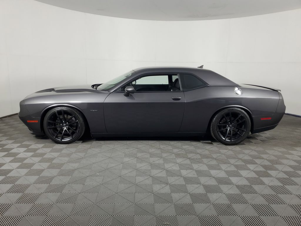 2016 Dodge Challenger SXT Plus photo 6