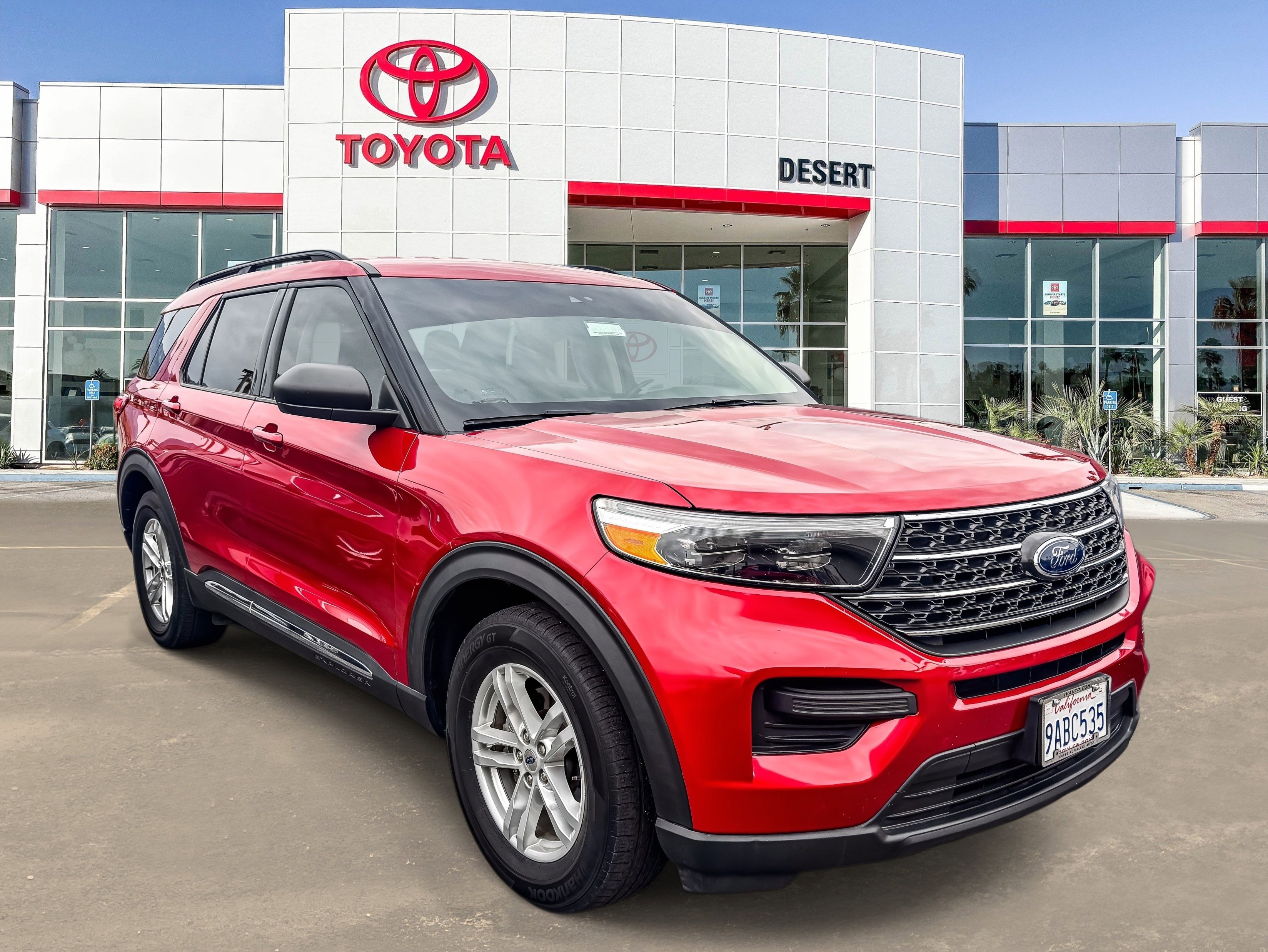 2022 Ford Explorer XLT's photo