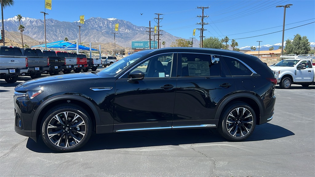 2024 Mazda CX-90 Premium photo 2
