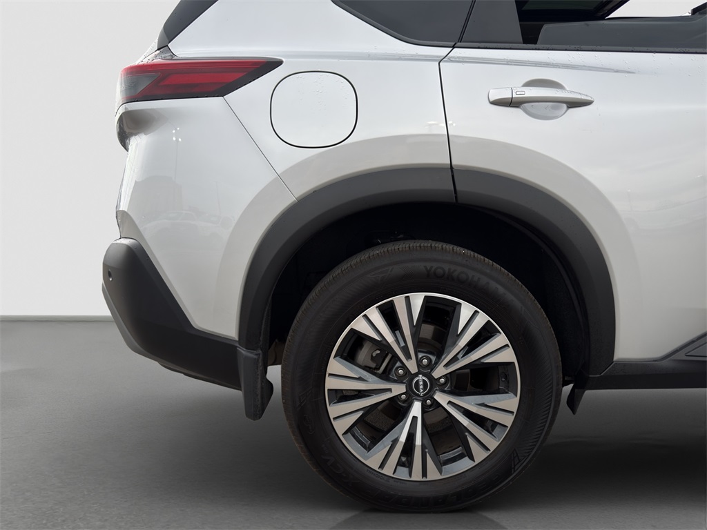 2022 Nissan Rogue SV photo 24