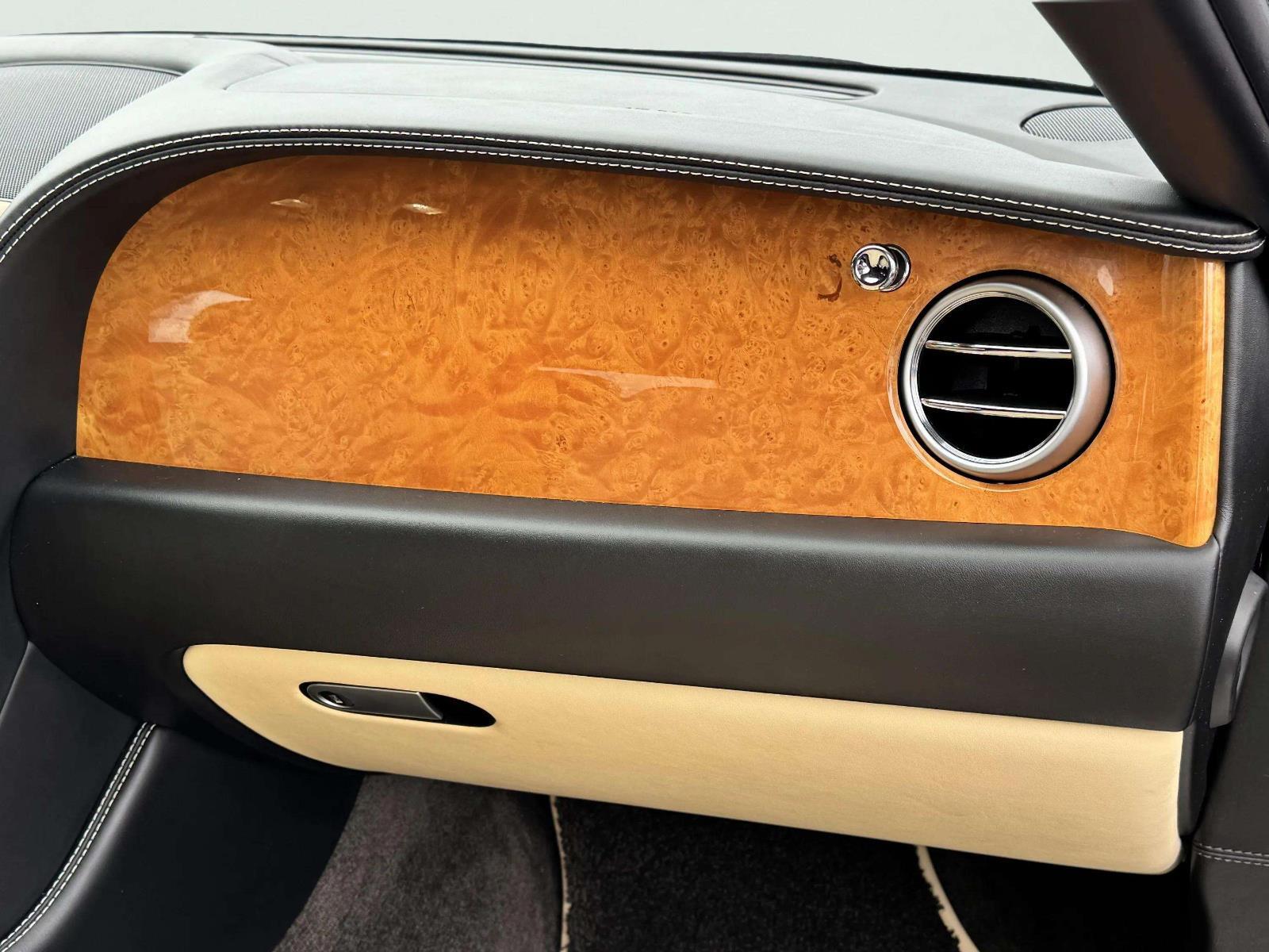 2014 Bentley Flying Spur Base photo 23
