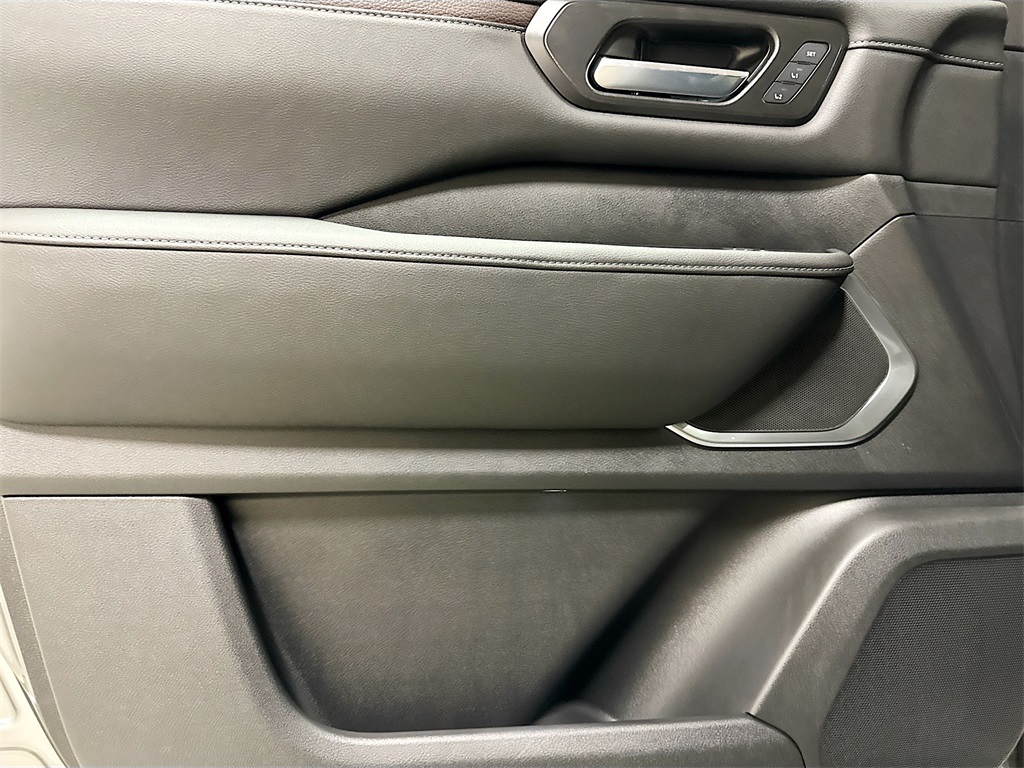 2025 Nissan Armada Platinum photo 21