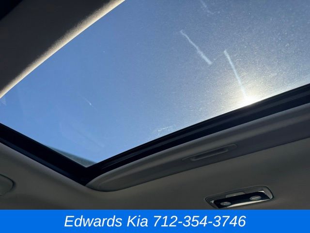 2024 Kia Seltos SX photo 33