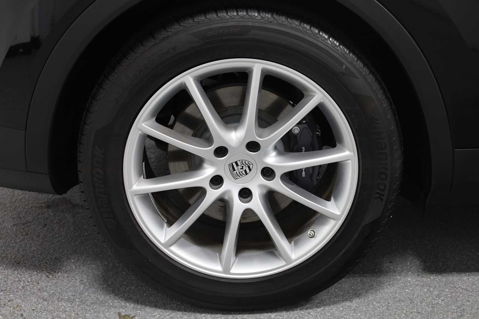 2024 Porsche Cayenne photo 27