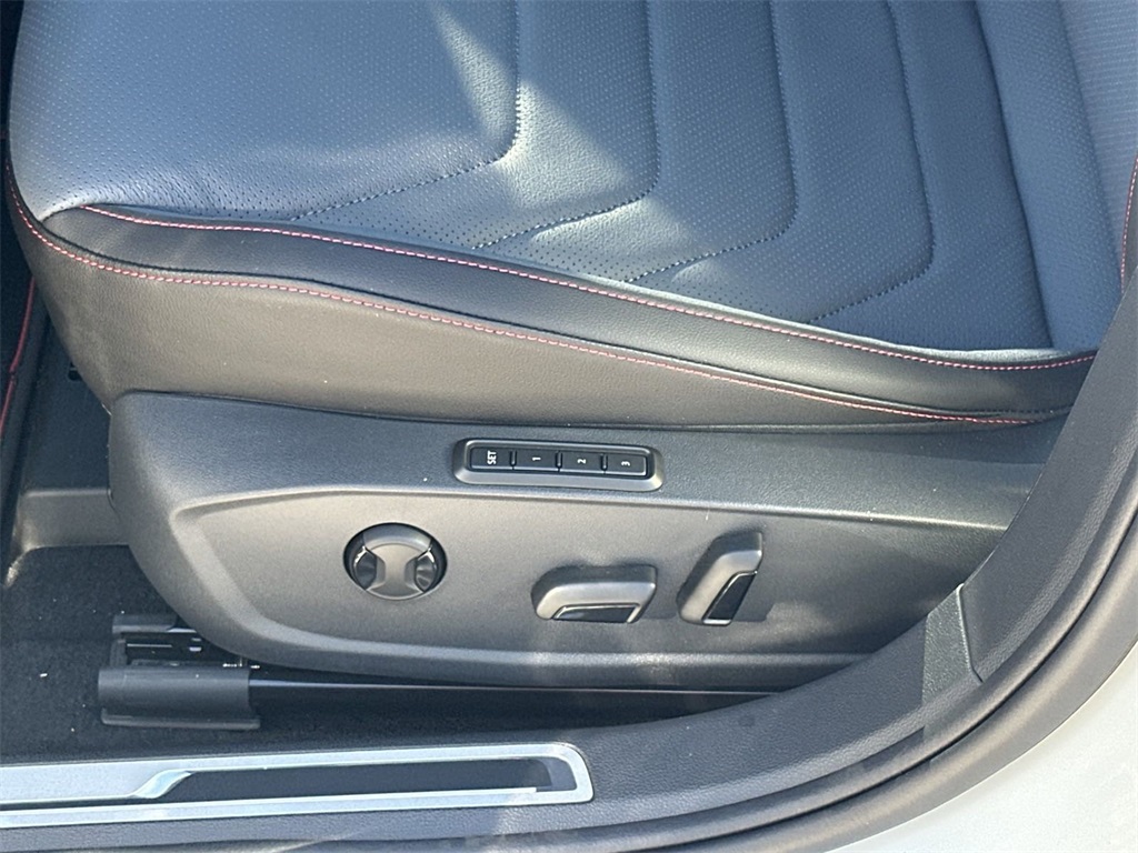 2025 Volkswagen Jetta GLI 2.0T Autobahn photo 30