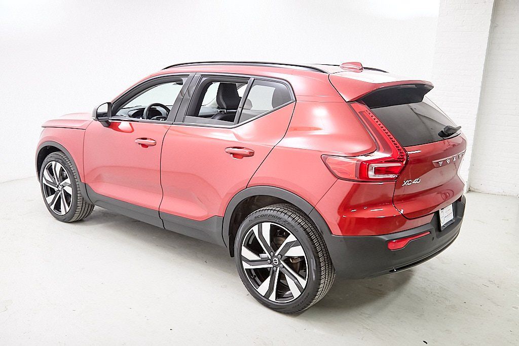 2023 VOLVO XC40 - Image 6