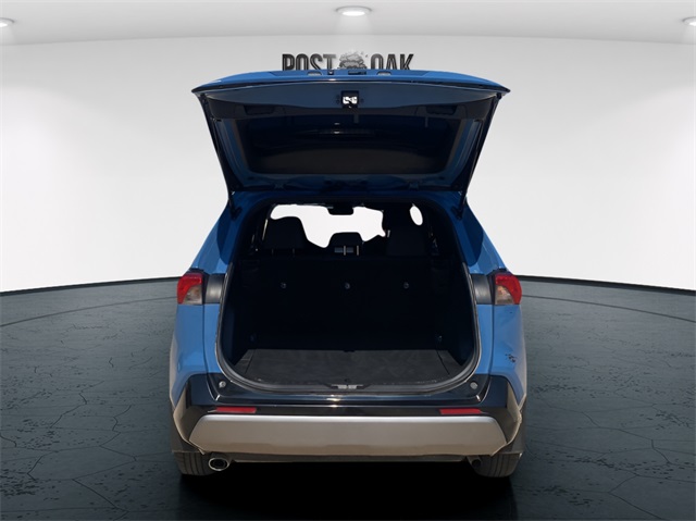 2022 Toyota RAV4 Hybrid SE photo 13