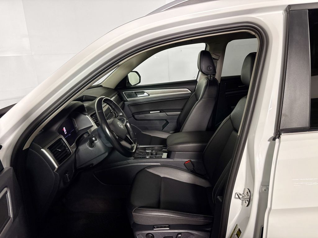 2021 Volkswagen Atlas SEL photo 11