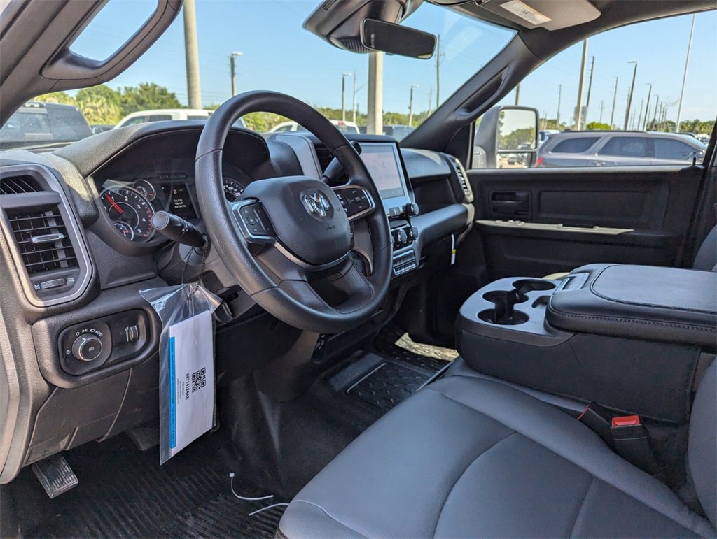 2025 Ram 3500 Tradesman photo 13
