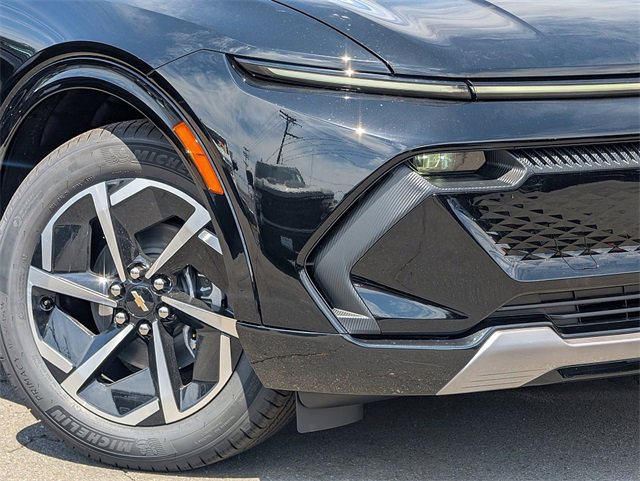 2025 Chevrolet Equinox EV 1LT photo 2