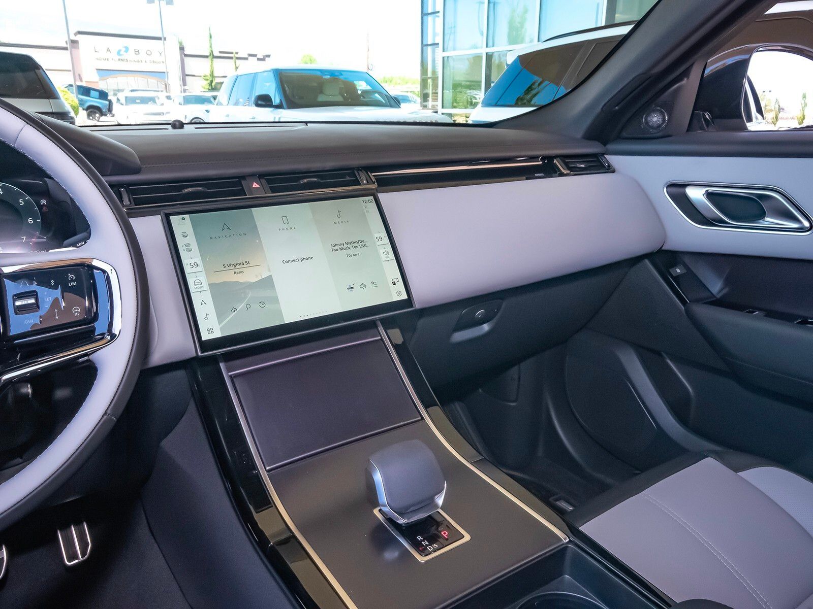 2026 Land Rover Range Rover Velar SE photo 23