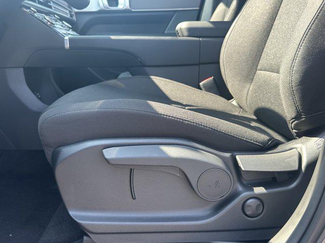 2026 Hyundai Santa Fe SE photo 9