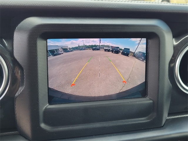 2021 Jeep Wrangler Unlimited Sahara Altitude photo 35