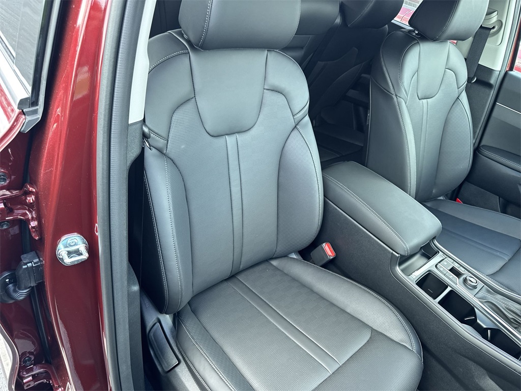 2025 Kia Sorento S photo 30