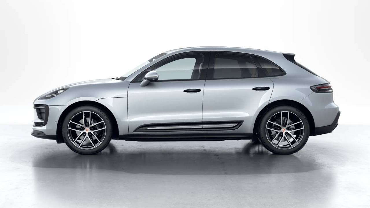 2026 Porsche Macan T photo 2