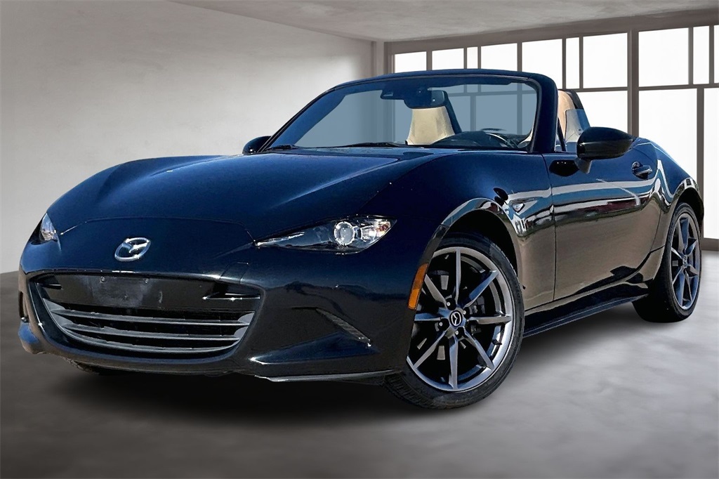 2016 Mazda MX-5 Miata Grand Touring's photo
