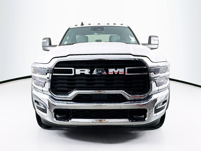 2025 Ram 5500 Tradesman photo 2
