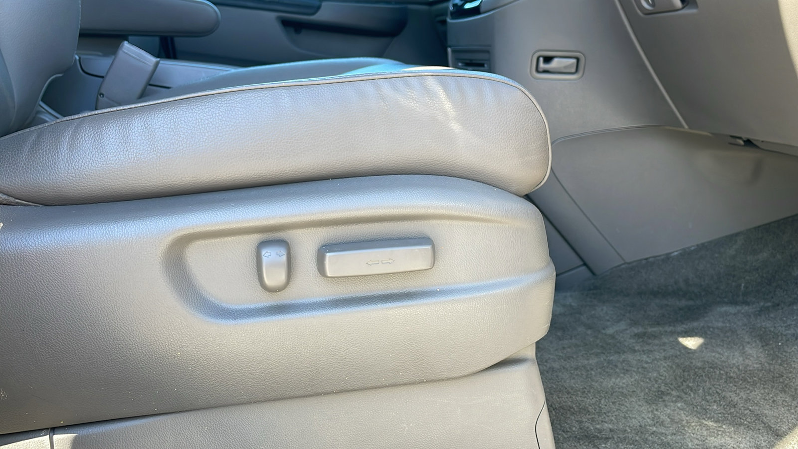 2015 Honda Odyssey EX-L photo 30