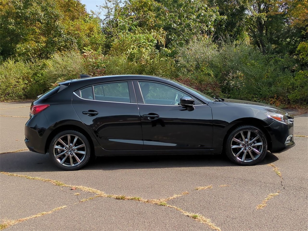 2018 Mazda Mazda3 Touring photo 2