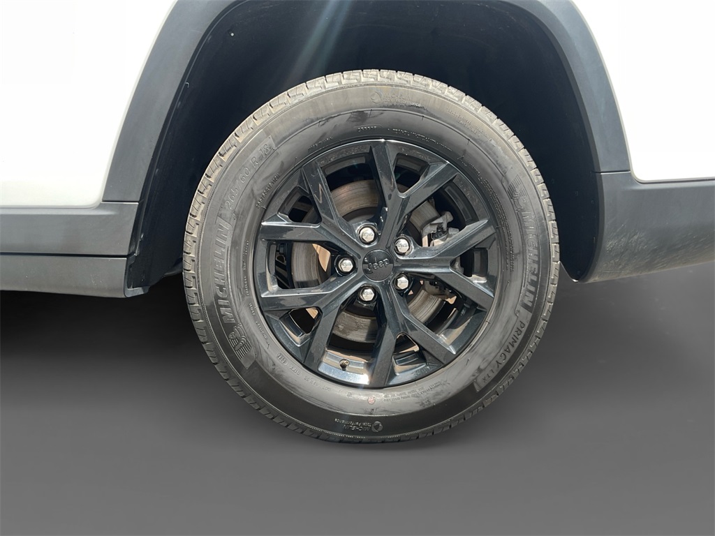2024 Jeep Grand Cherokee Altitude photo 8