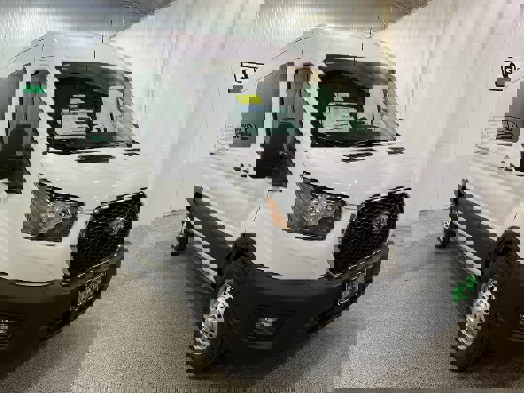 New 2025 OXFORD WHITE Ford BASE image 1