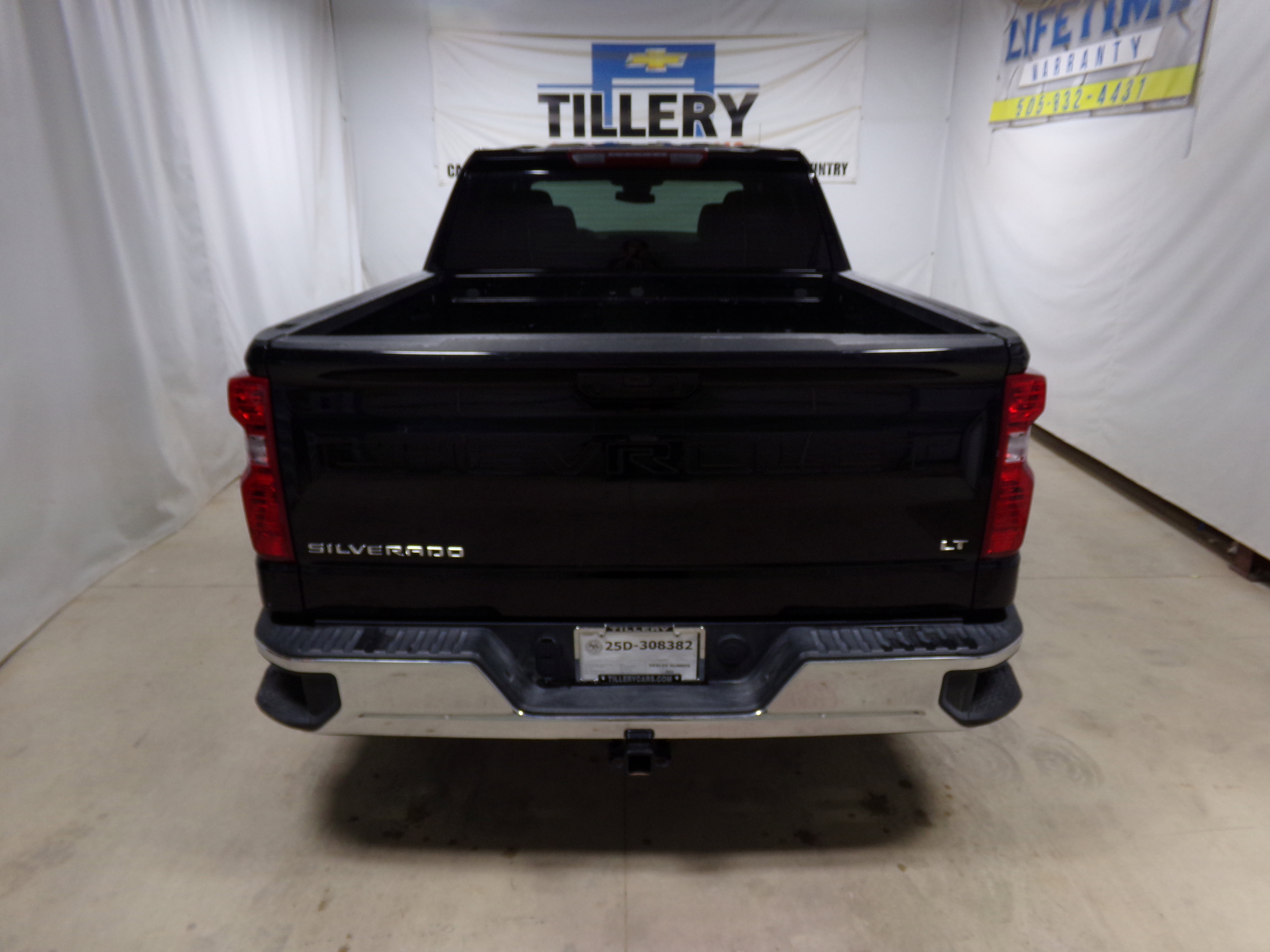 2025 Chevrolet Silverado 1500 LT photo 4