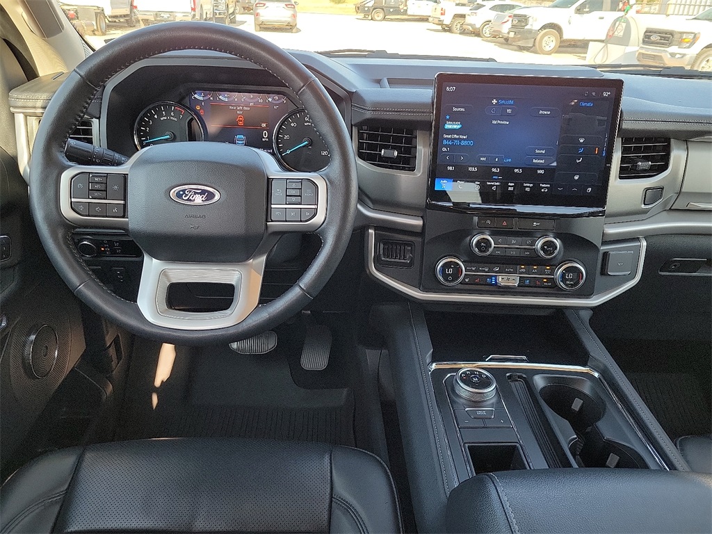 2024 Ford Expedition MAX XLT photo 17
