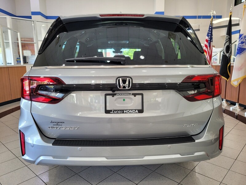 2026 Honda Odyssey Elite photo 4