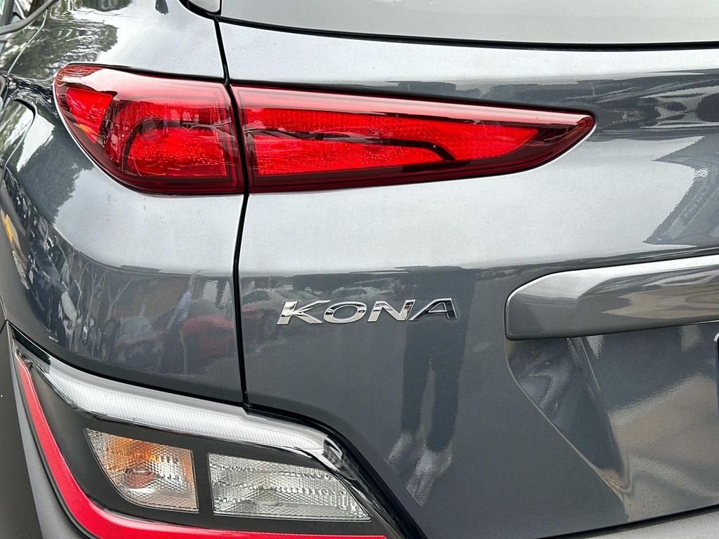 2023 Hyundai Kona SEL photo 9