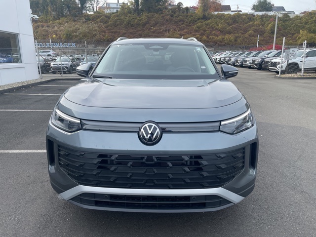 2026 Volkswagen Tiguan S photo 3