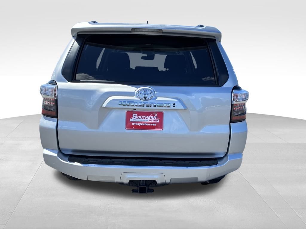 2024 Toyota 4Runner SR5 photo 4