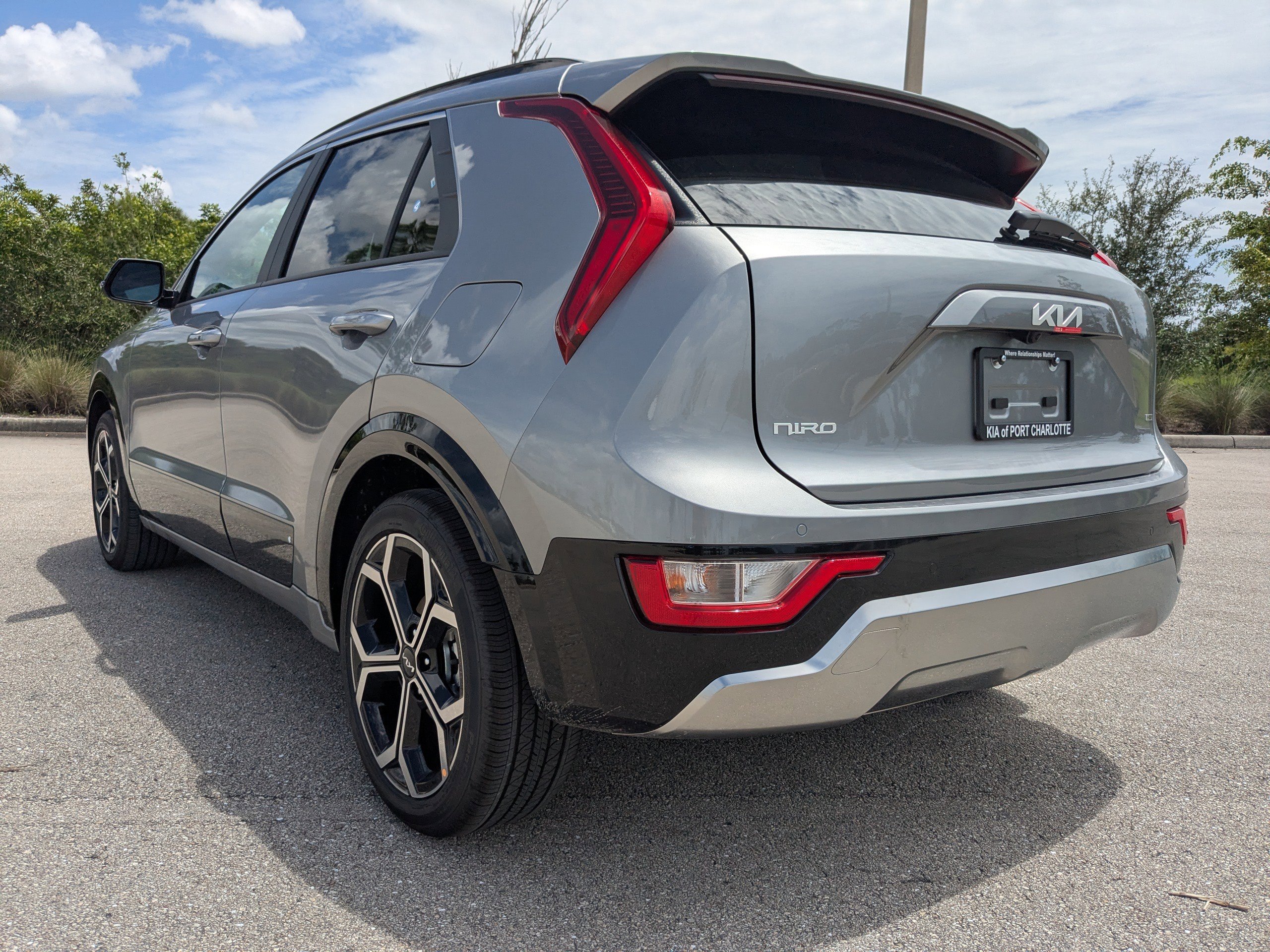 2025 Kia Niro EX Touring photo 4