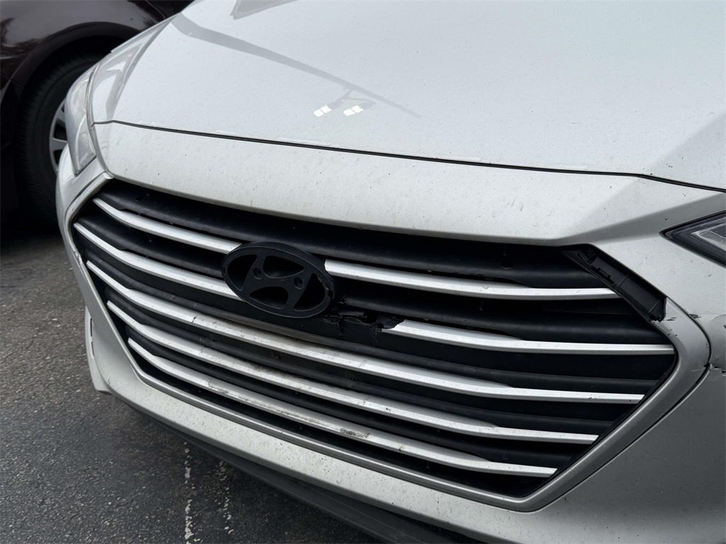 2018 Hyundai Elantra SEL photo 8