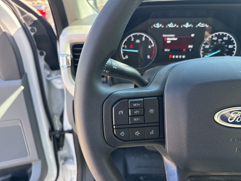 2025 Ford F-600 photo 17