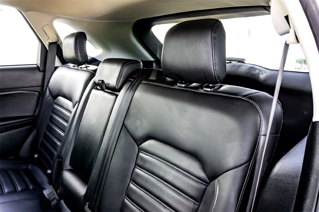 2024 Ford Edge SEL photo 25
