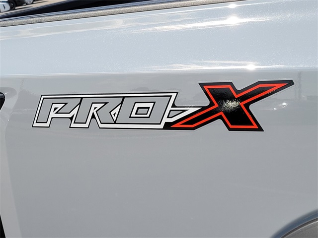 2025 Nissan Frontier Crew Cab PRO-X photo 8