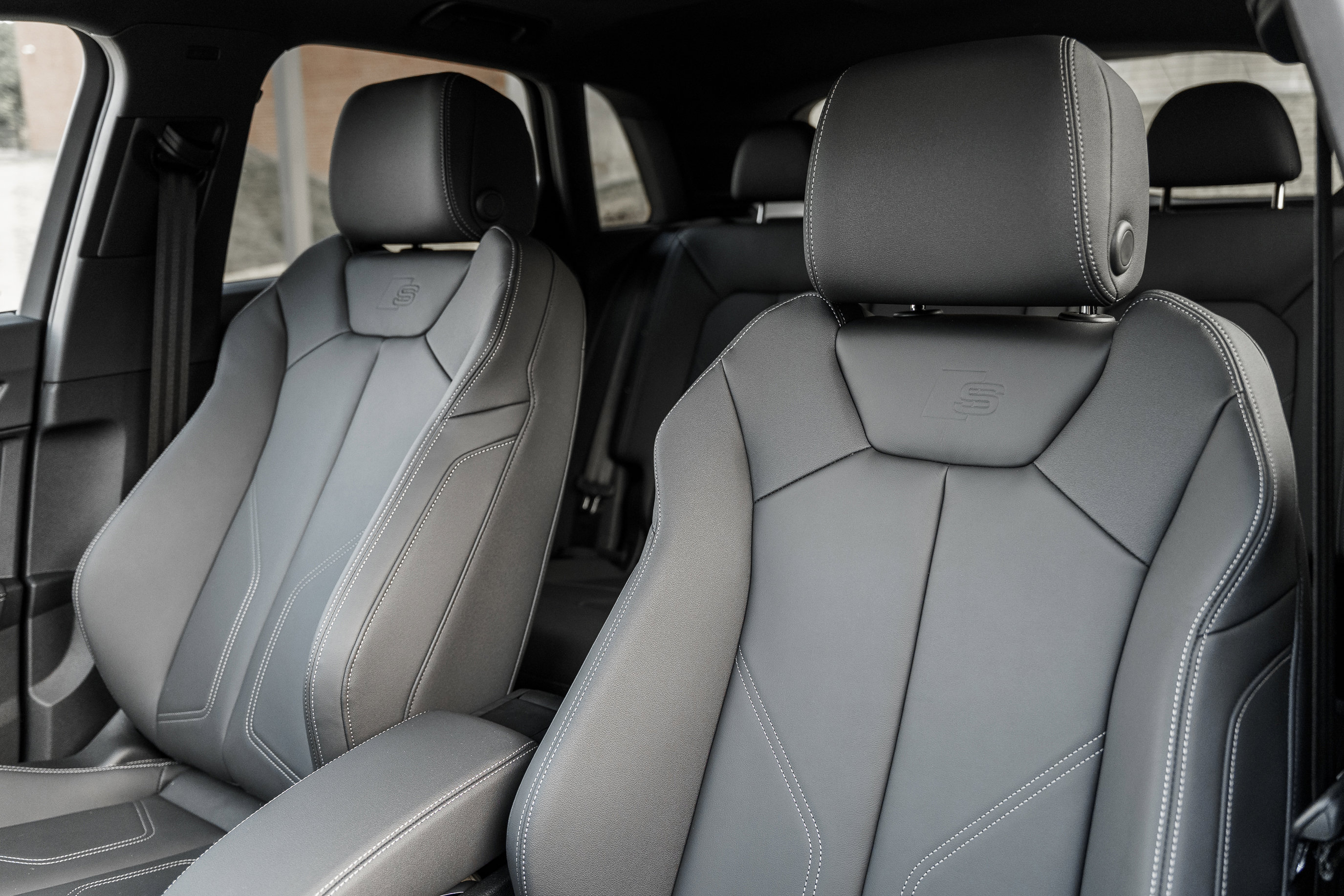 2025 Audi Q3 S line Premium photo 15